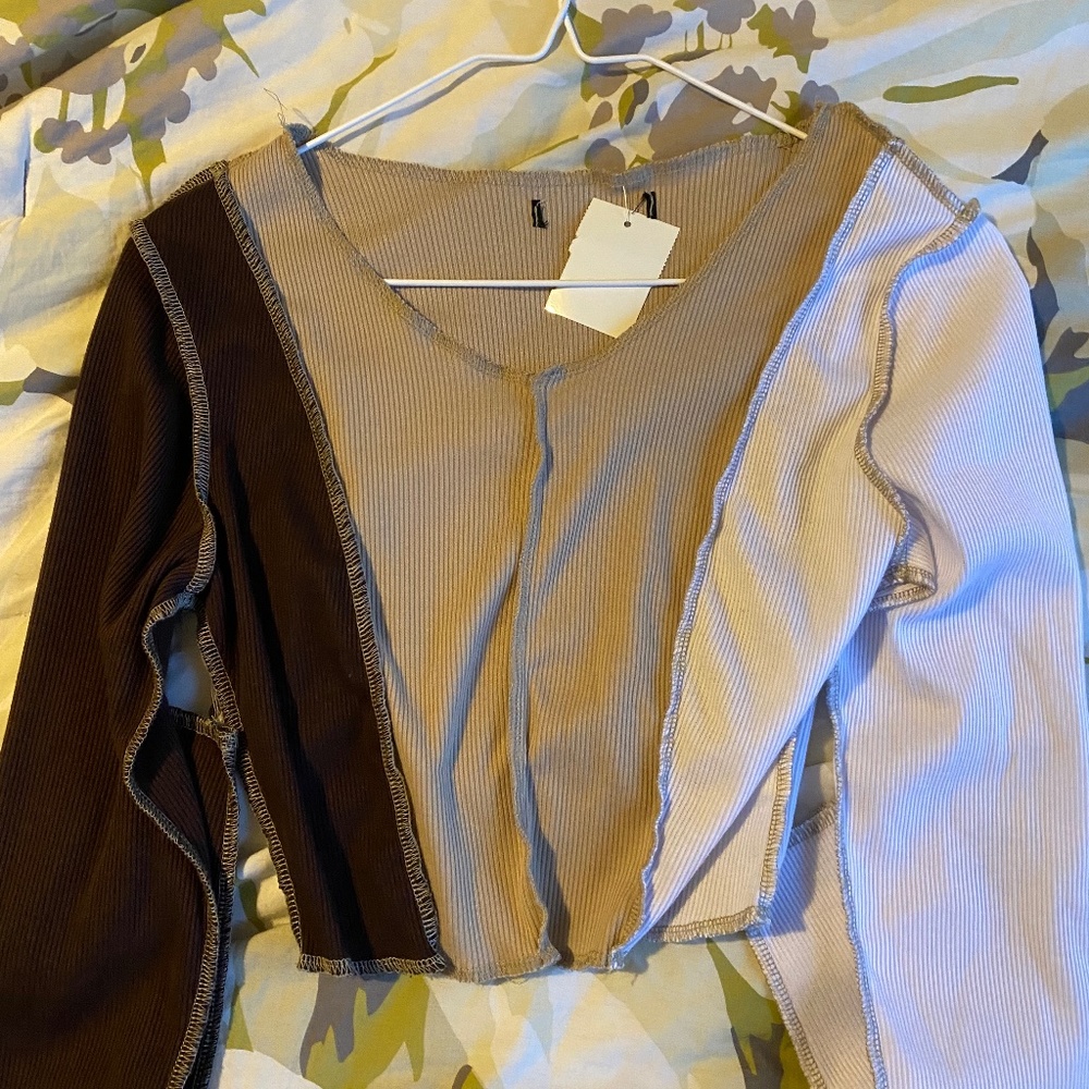 Stich Trim Long Sleeve Crop Top